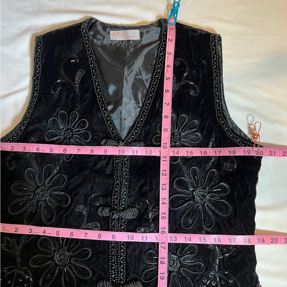 Vintage Rosoft Crushed Black Velvet Embroidered Floral Beaded Vest Size Medium - Picture 15 of 16